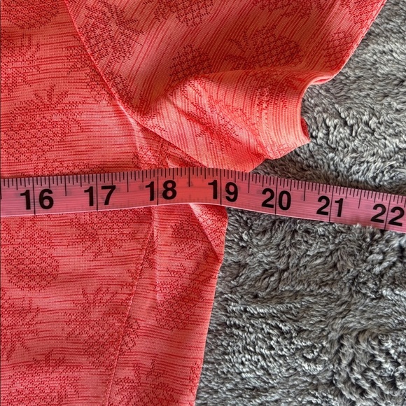 Tommy Bahama Coast Pineapple V-Neck T-Shirt in Bright Coral Size Small NWT - Picture 6 of 8